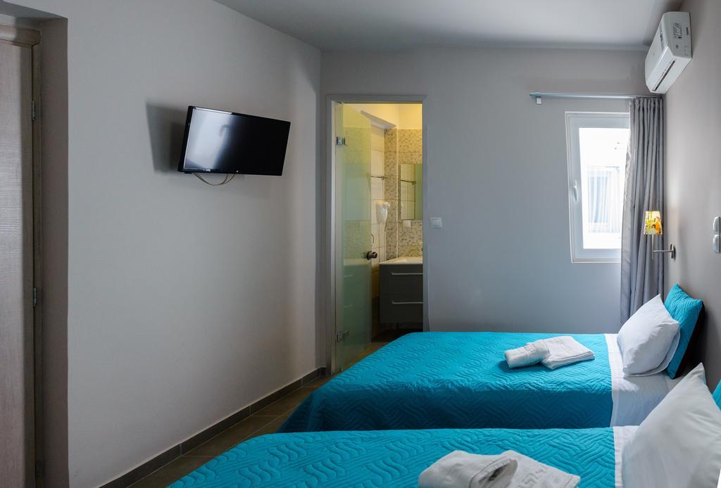 Lux Hotel Pireo Esterno foto