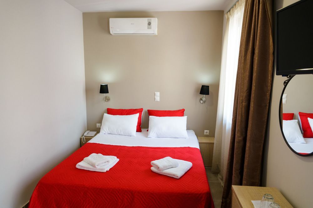 Lux Hotel Pireo Esterno foto